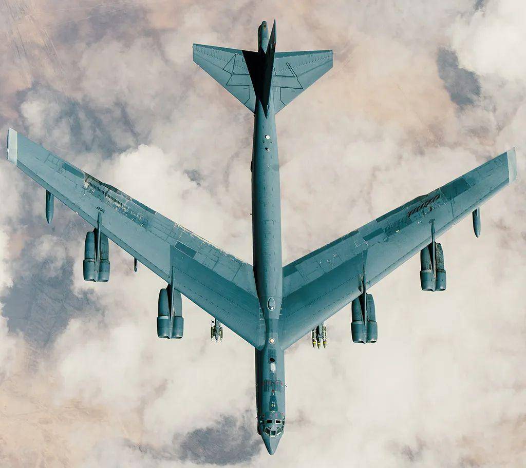 和轰6比赛,争取服役100年!美军最老轰炸机开始"大手术"