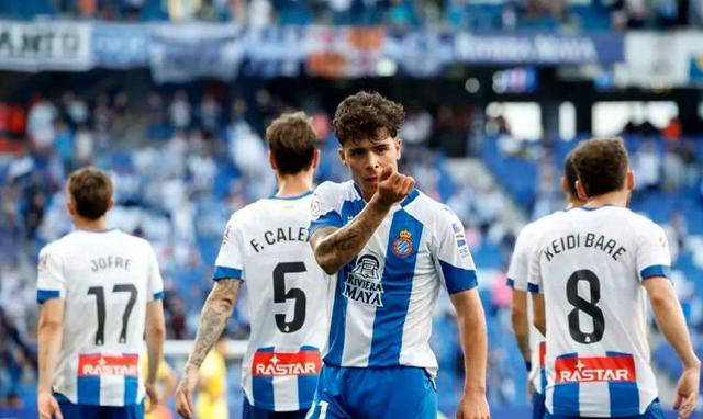 西班牙人惊艳逆袭,成功冲击西甲!巴塞罗那送上祝福