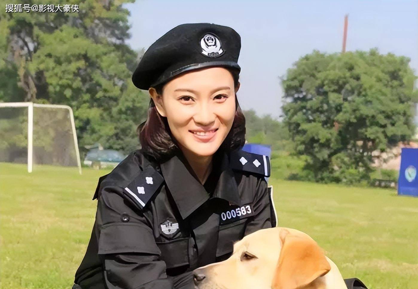 "军中之花"侯梦莎:已走上了一条"不归路",沉迷带货不拍戏!