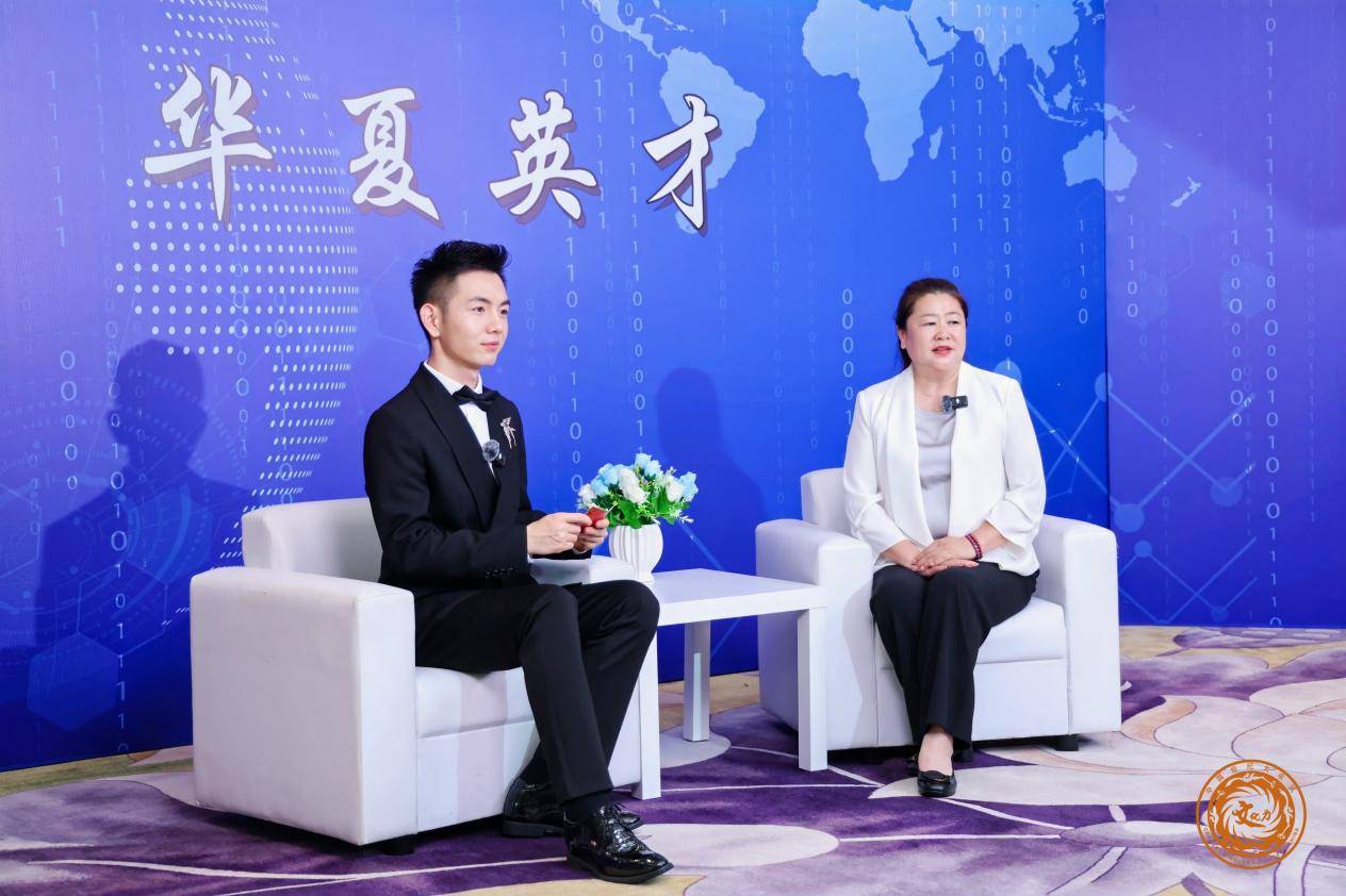 中世采文化发展集团董事长姚小飞,世纪大采风品牌顾问王宝华,国务院