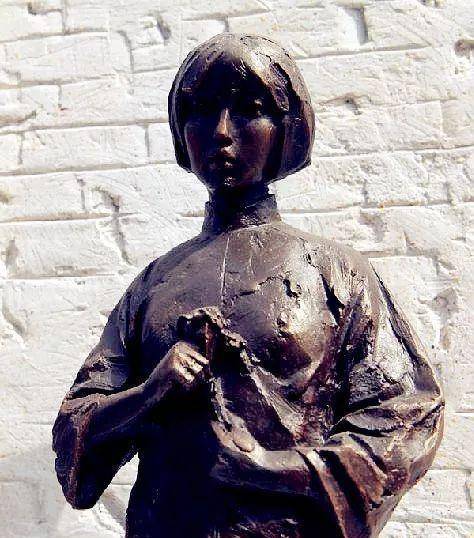 最美抗战女兵18岁血洒台儿庄,留一张漂亮黑白照,66年后魂归故里