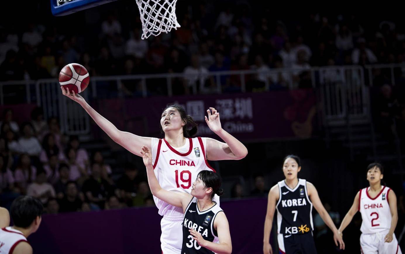 中国女篮大胜杀进决赛,日本,韩国出局,中澳争夺