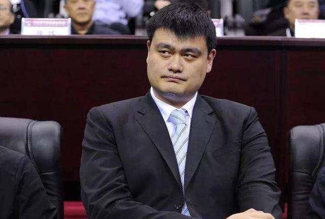此人身高2.48米,比姚明高却命不好,家境贫穷年仅18岁去世