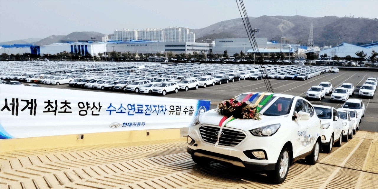 韩国政府通过制定产业政策和提供资金支持,推动汽车工业的发展;企业的