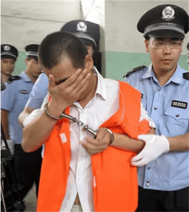 14年,2位"夺刀少年"因救全车人错过高考,后婉拒清华勇敢追梦