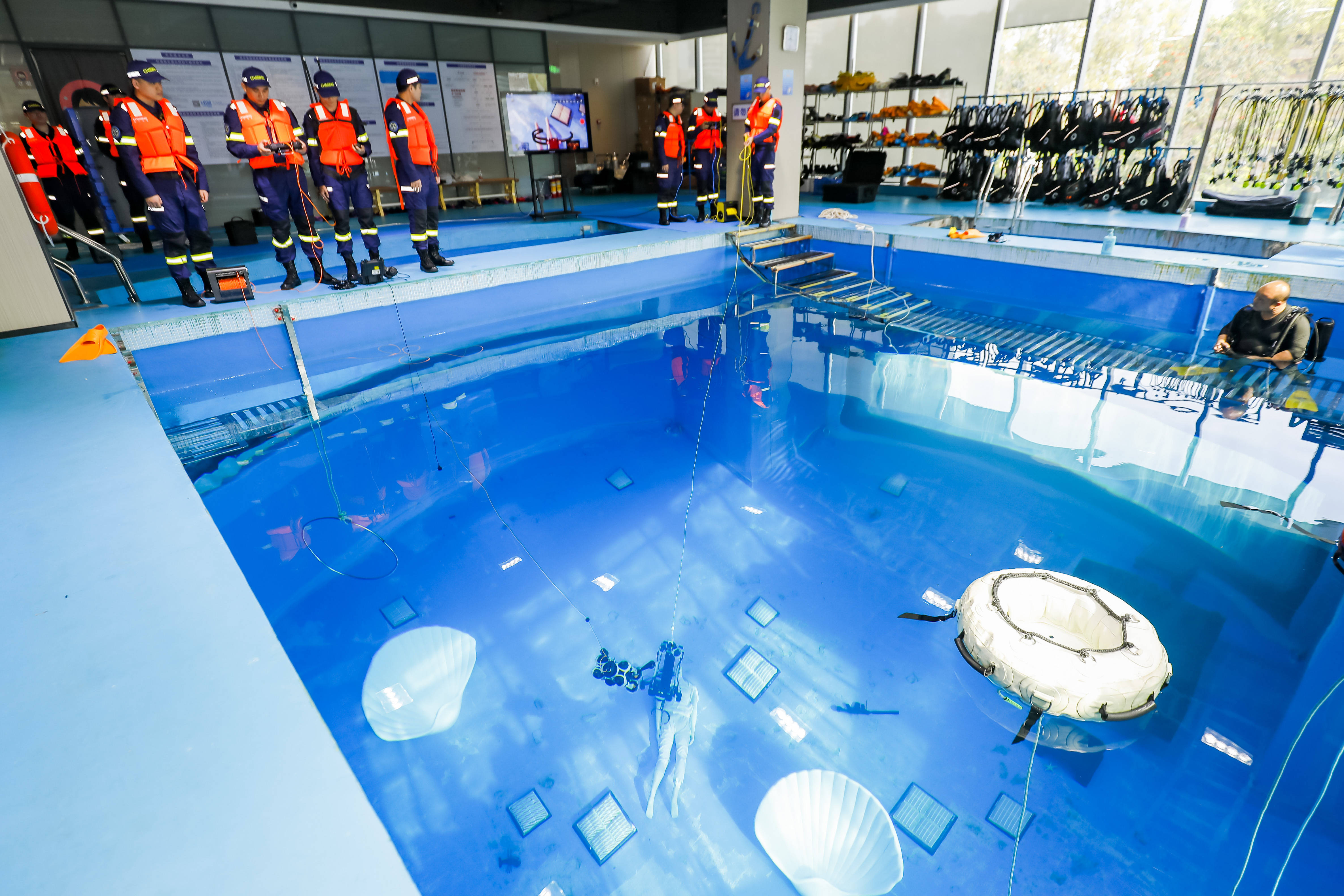 中国潜水救捞行业协会 潜行创新水下智能救援队成立:以智能革新水下