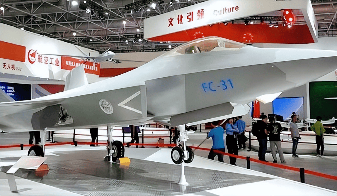 歼31b公开即获世界第一,侧弹仓装弹量超f22,事实真是这样吗?