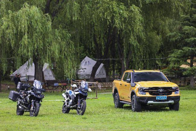 福特游骑侠开启皮卡"4 2"生活新纪元!