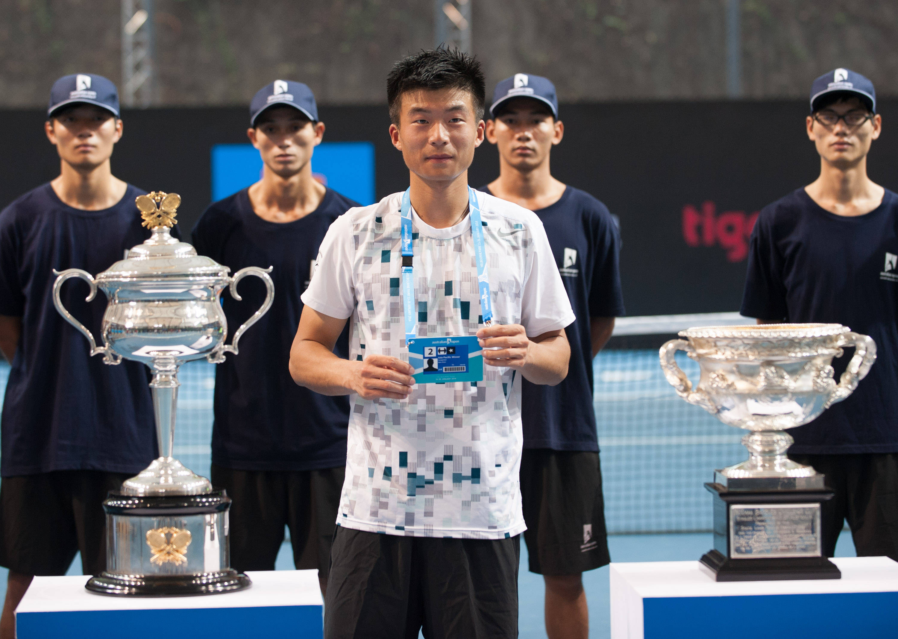 两次在澳网亚太区外卡争夺战中输给吴迪,对张择无疑是一个沉重的打击