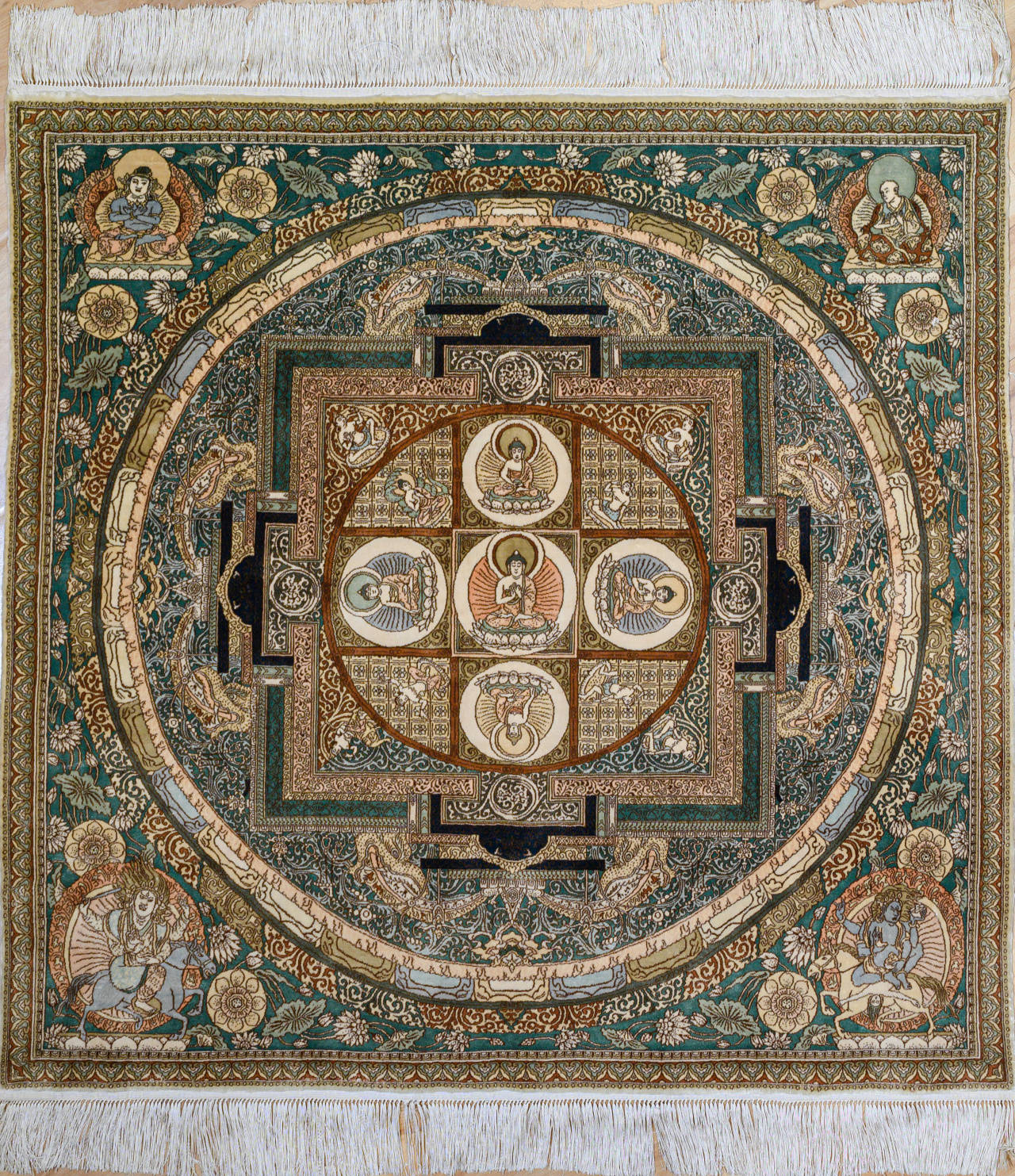 具有"软黄金"之称的东方手工地毯