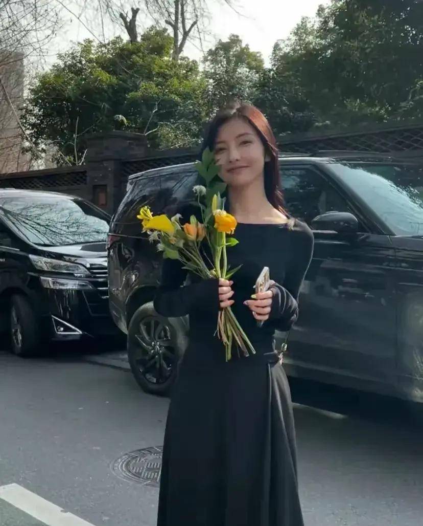 王思聪前女友豆得儿,给炸出来发声明,分手几百年还拖出来鞭尸