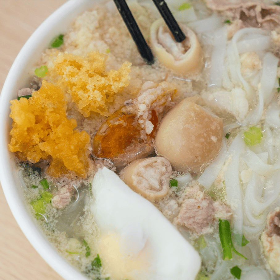 遂听了媒人之言,嫁出与在城花楼桥卖汤粉的朱三.