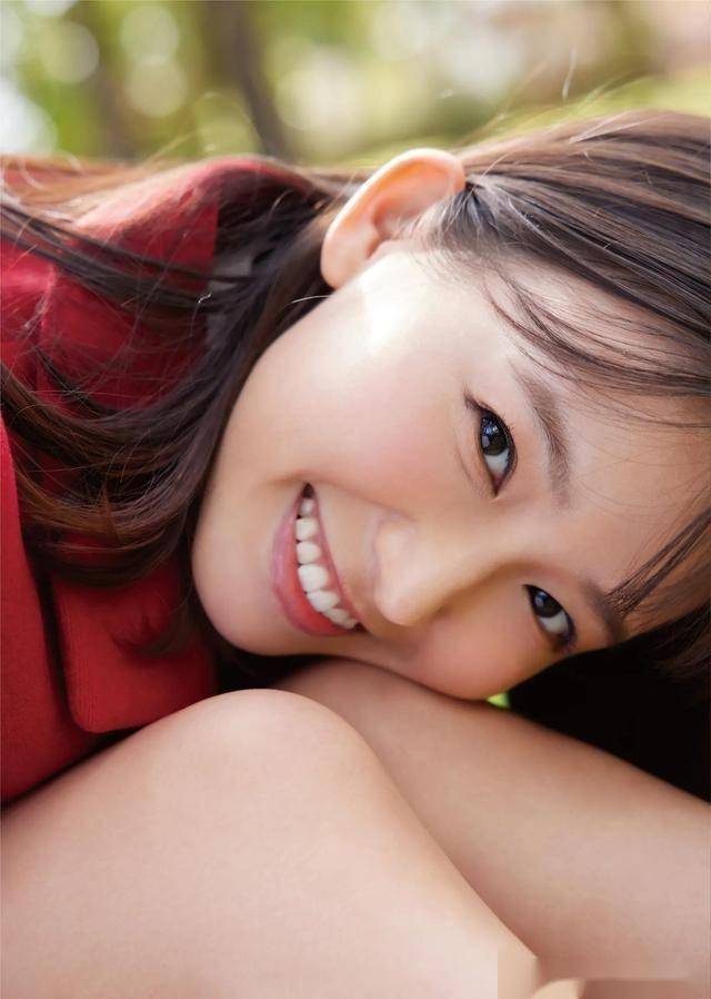 岁志田音音少女风情写真,美貌与才华双双炸裂!