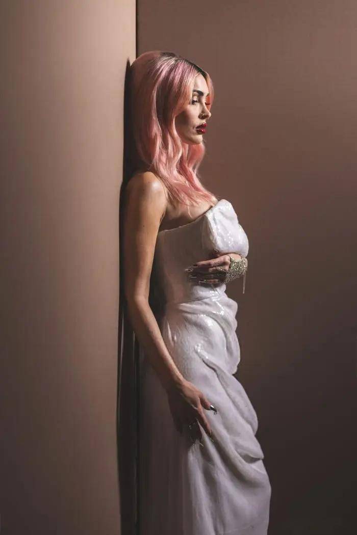 梅根福克斯惊艳写真曝光,女神范儿十足!