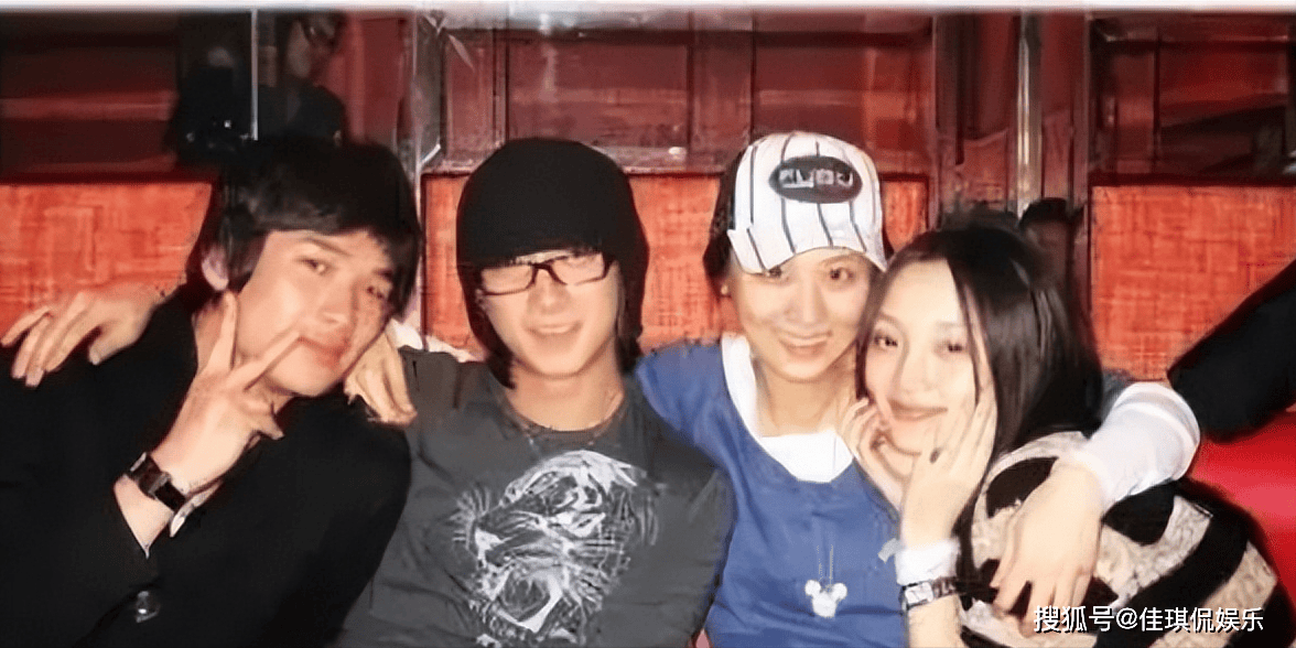 没想到,"做头发"事件才过去6年,李小璐就以"这种姿态"