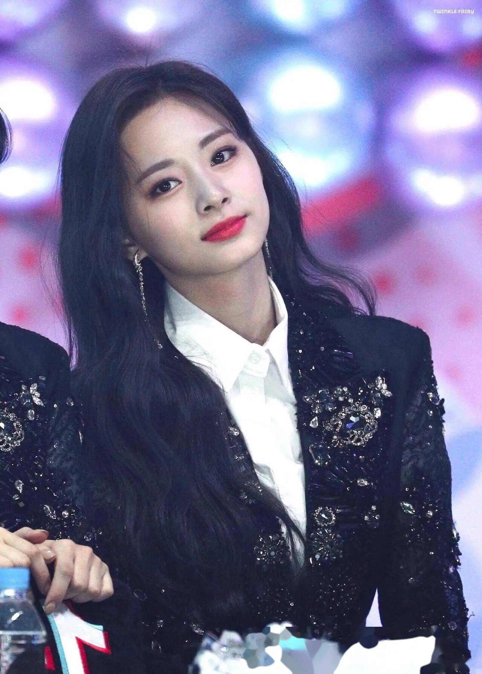 周子瑜的美貌与才华兼具,这谁顶得住她的魅力四射!