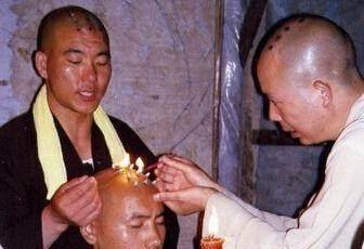 为什么汉传佛教的出家人头上以前会有戒疤呢?