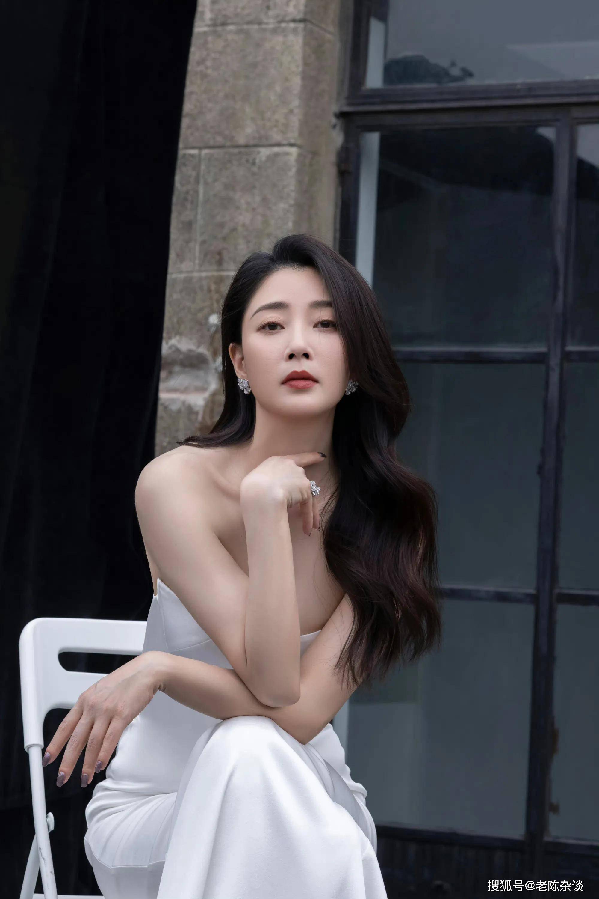 真乃极品!殷桃,这身材究竟谁顶得住嘛