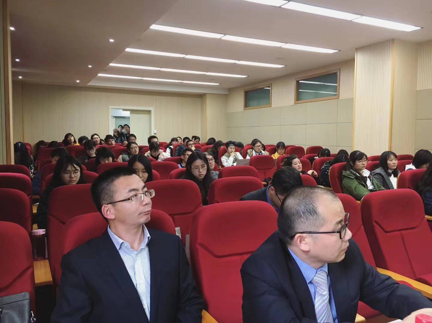 邓学平律师应邀赴华东师范大学做法律实务讲座