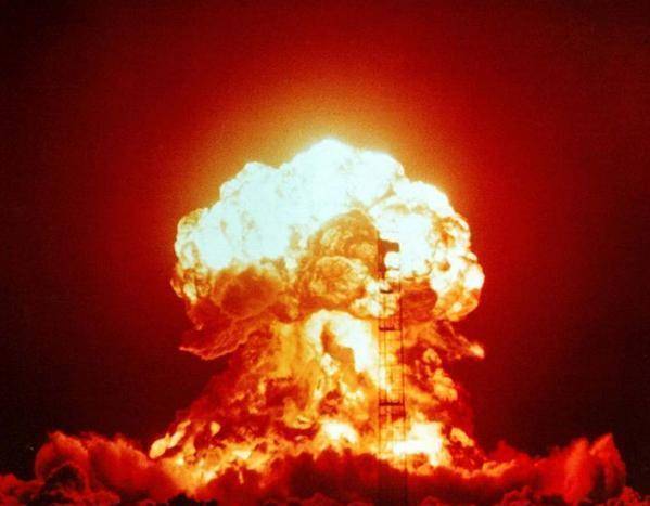 苏联最大核武器爆炸!等同2500颗原子弹,威力巨大被迫退役!