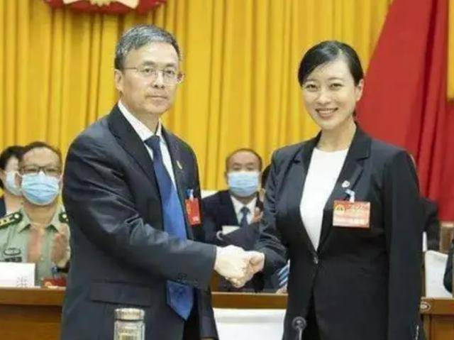 容貌出众,如今是最年轻的"美女县长",前途光明_张琪_工作_怀来