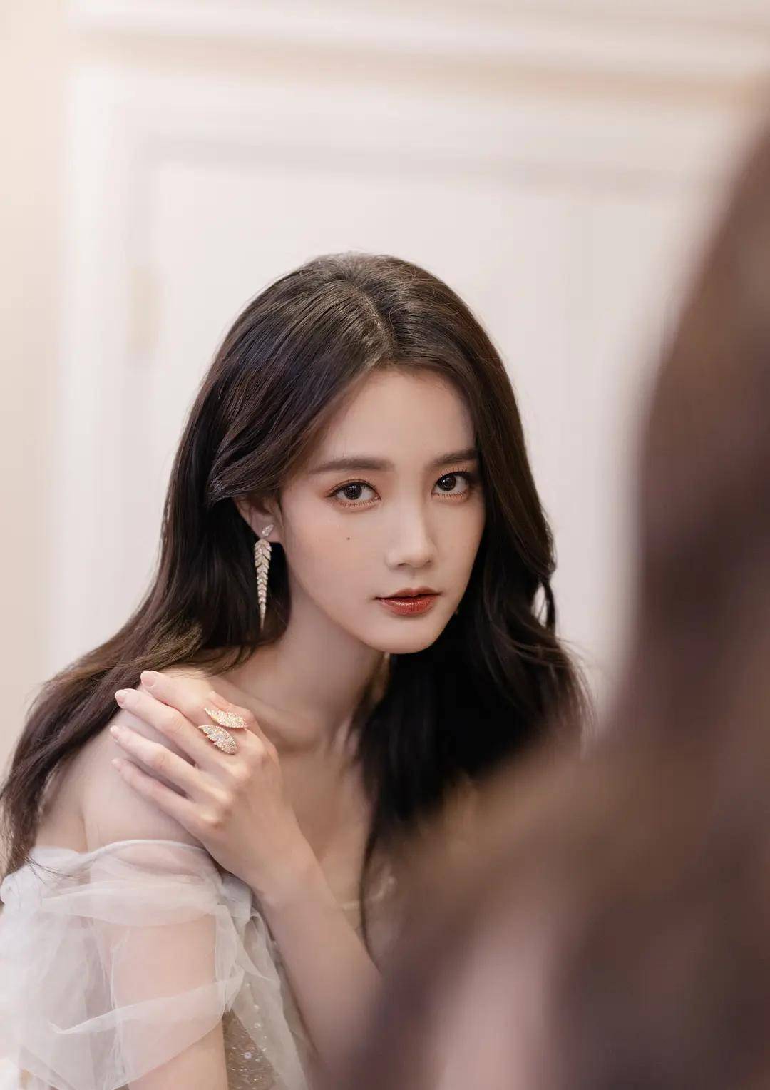 遇见--女神:迷人魅力不可挡,李一桐惊艳写真