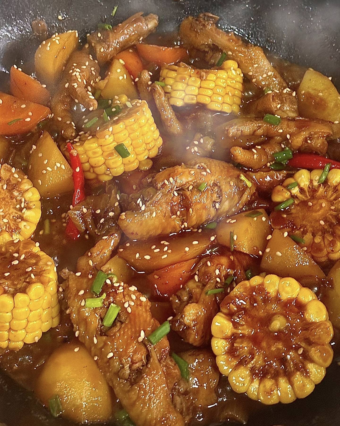 "煲"藏美味:鸡翅鸡爪煲,让你欲罢不能!