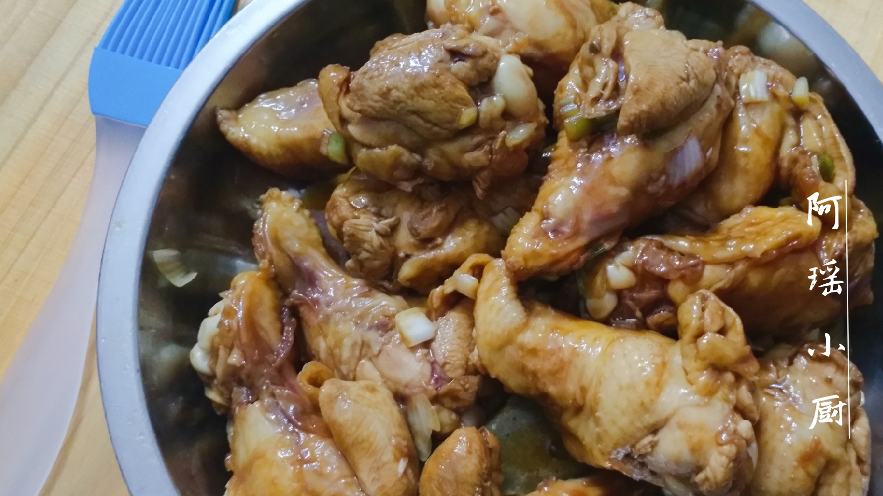 鸡小腿这样做,香气满屋飘,1个人吃一大盘都觉得不够!