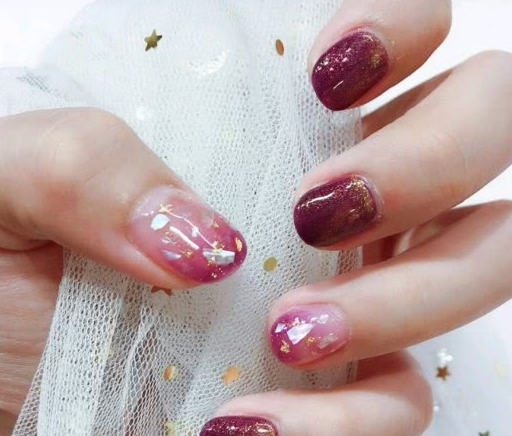 女性时尚:深色系显白美甲,最后一款女生都喜欢