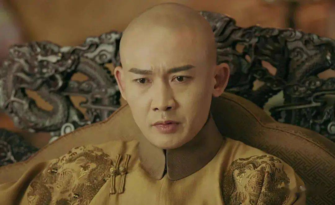 聂远全家香港度假,俩女儿都遗传妈妈美貌超好看,岳母出镜好年轻