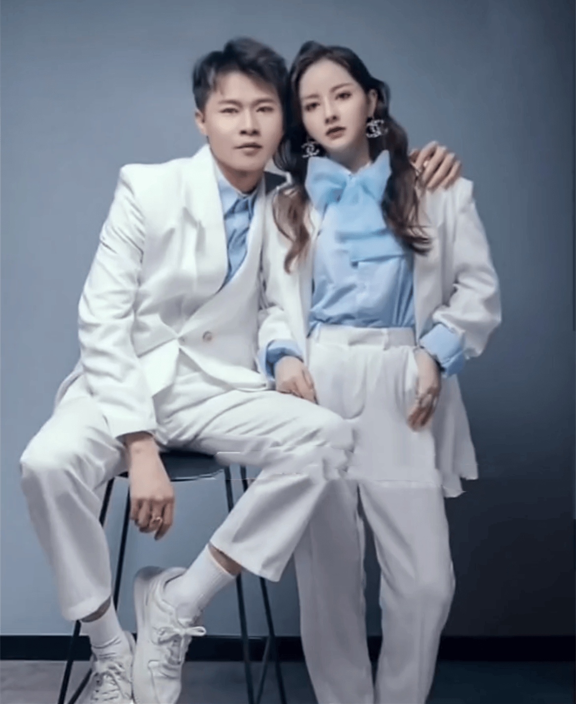 许华升官宣当父亲!详述与"婷婷不停"复合全过程,甜蜜亲吻孕肚