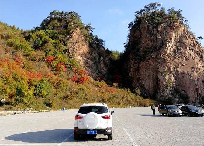 本溪旅游干线上一颗璀璨的赏枫明珠——老边沟风景区
