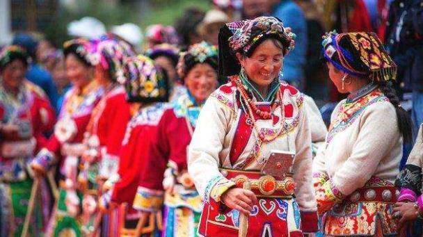 "女儿国"居然真实存在,位于中国四川境内,传统习俗延续至今