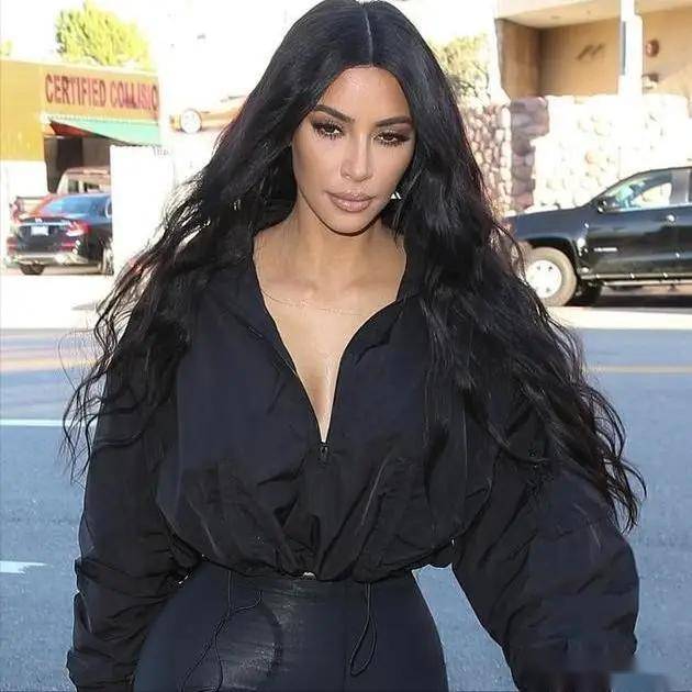 金卡戴珊的写真曝光,这身材到底谁敢挑战?