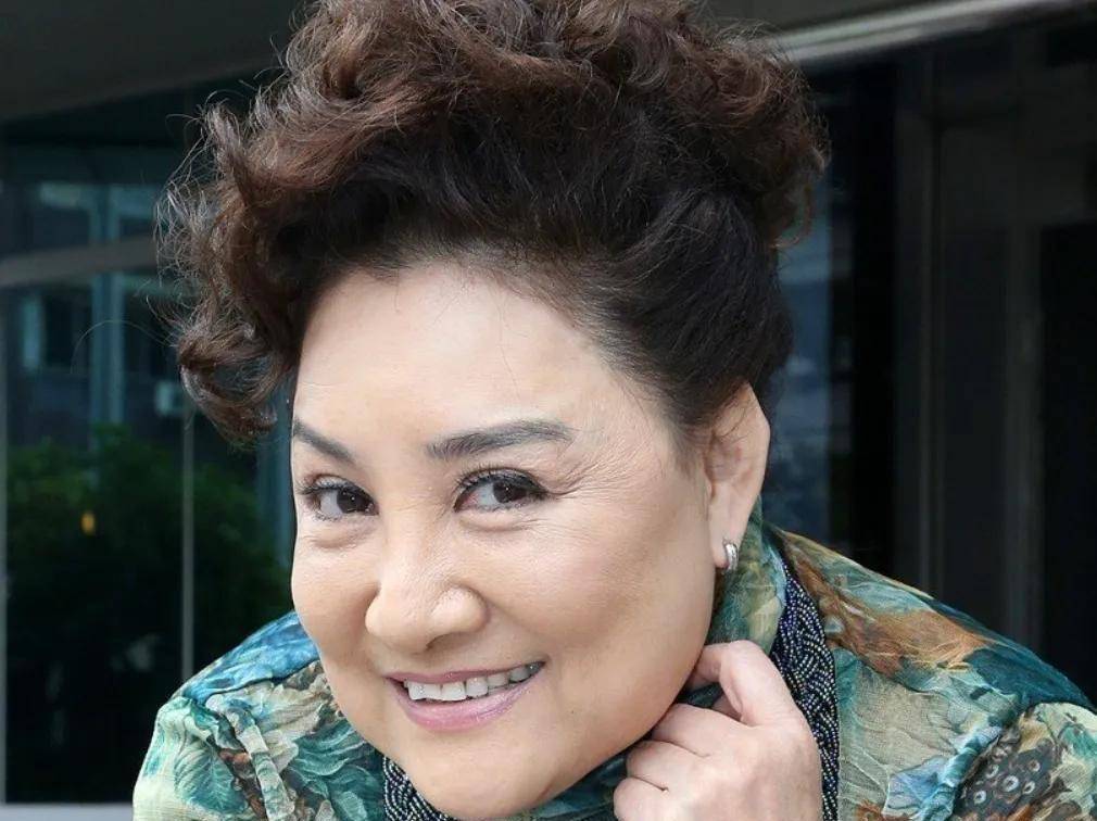 70岁女星陈盈洁病危!欠钱不还晚年入狱,亲生姐姐想放弃抢救