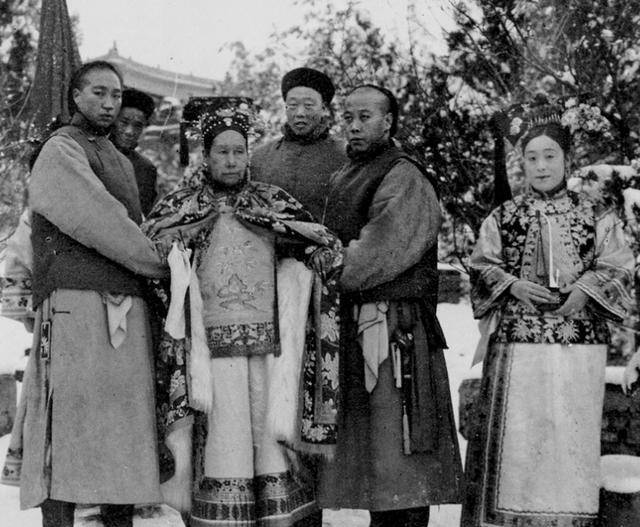 慈禧御前女官裕容龄,曾是东方现代芭蕾第一人,晚年却双腿尽断