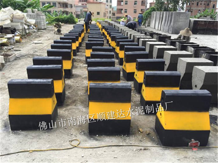 混凝土隔离墩挪移办法-顺建达_调整_进行_移动