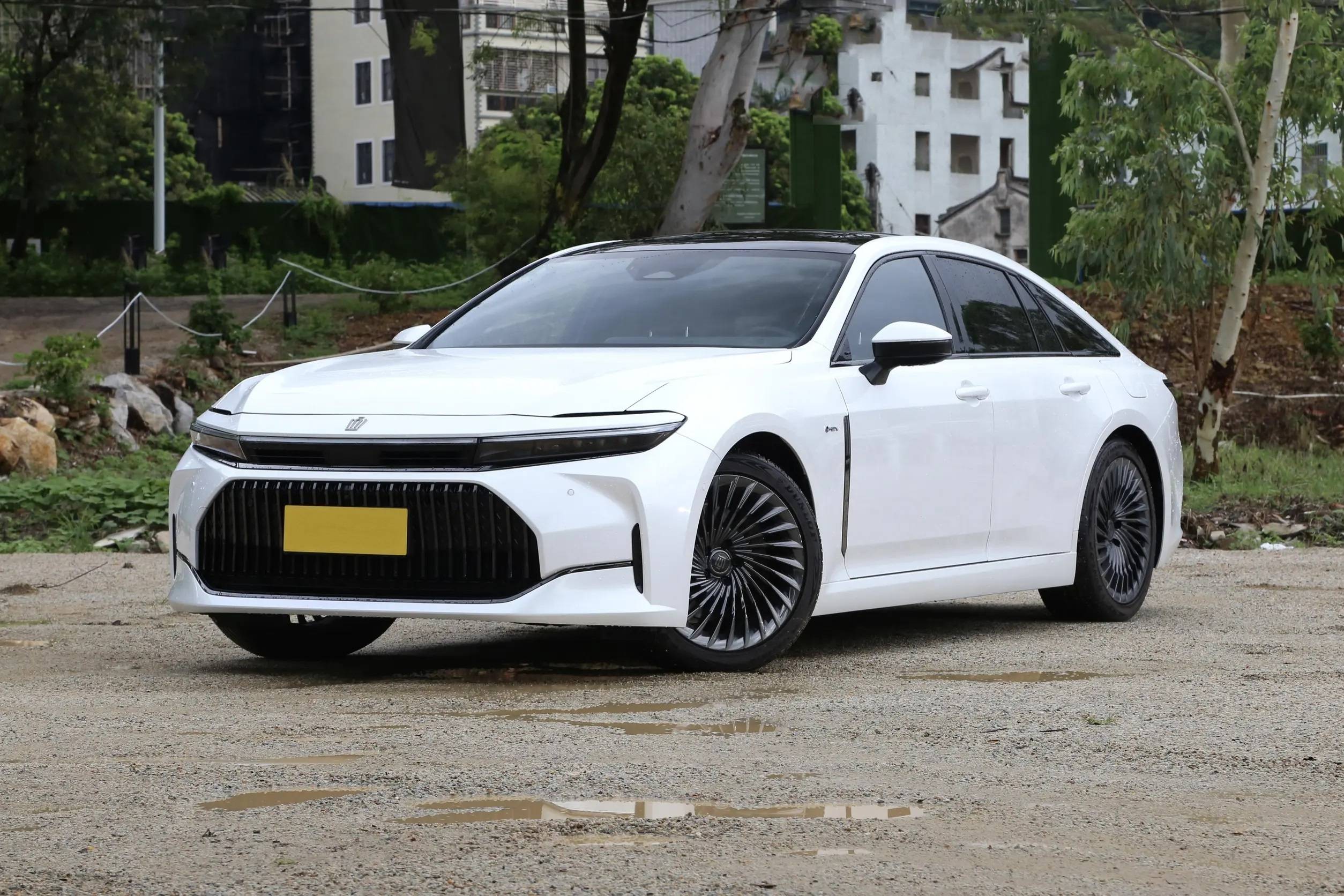 后驱车 全进口,才29.90万起,全新一代丰田皇冠值不值得购买?