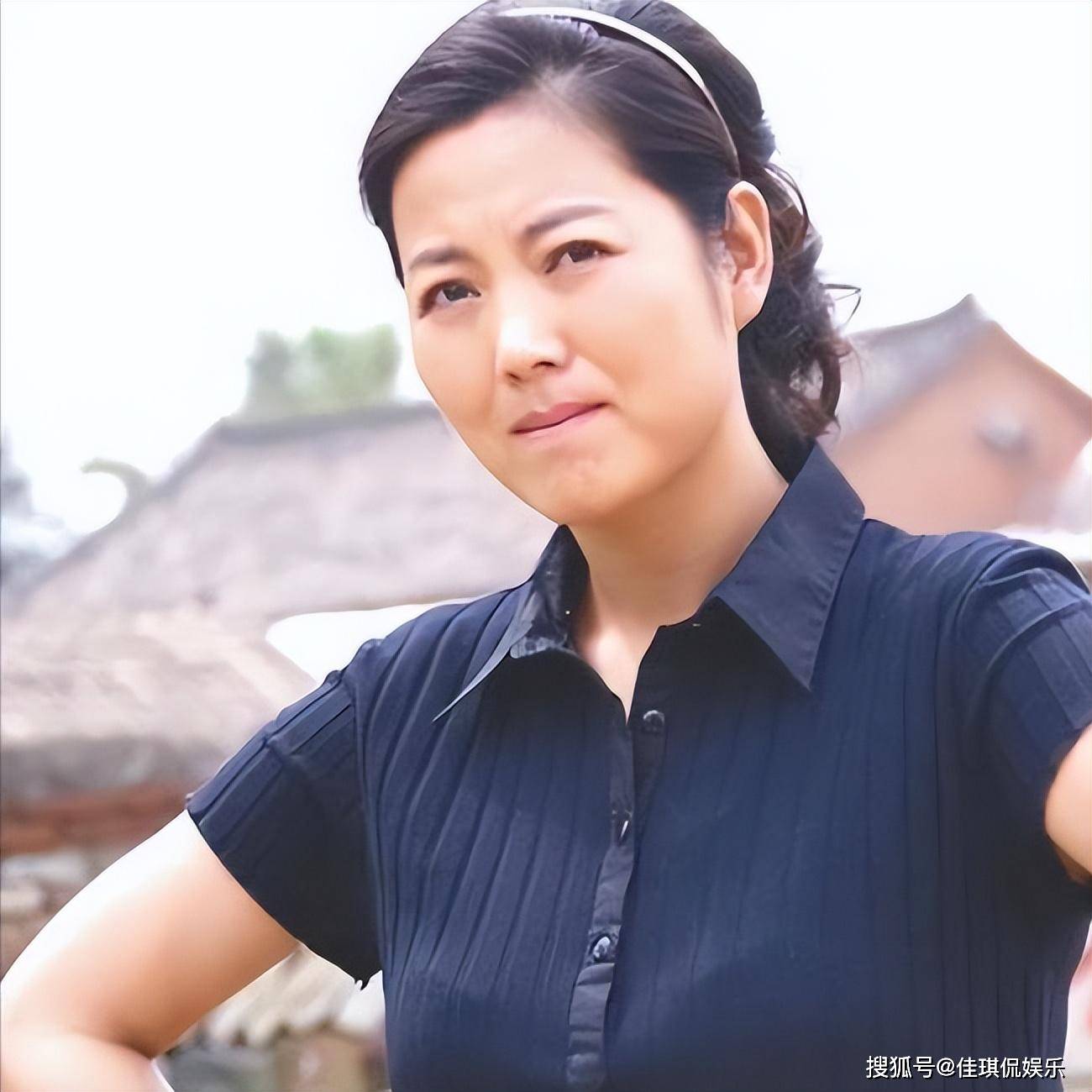 演员王茜华:我这辈子最正确的决定,就是43岁高龄为小丈夫生孩子_沈航