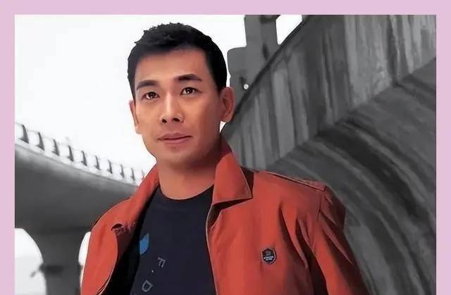 有趣的是,这部电影不仅奠定了赵文卓在武侠片中的地位,还让他结识了