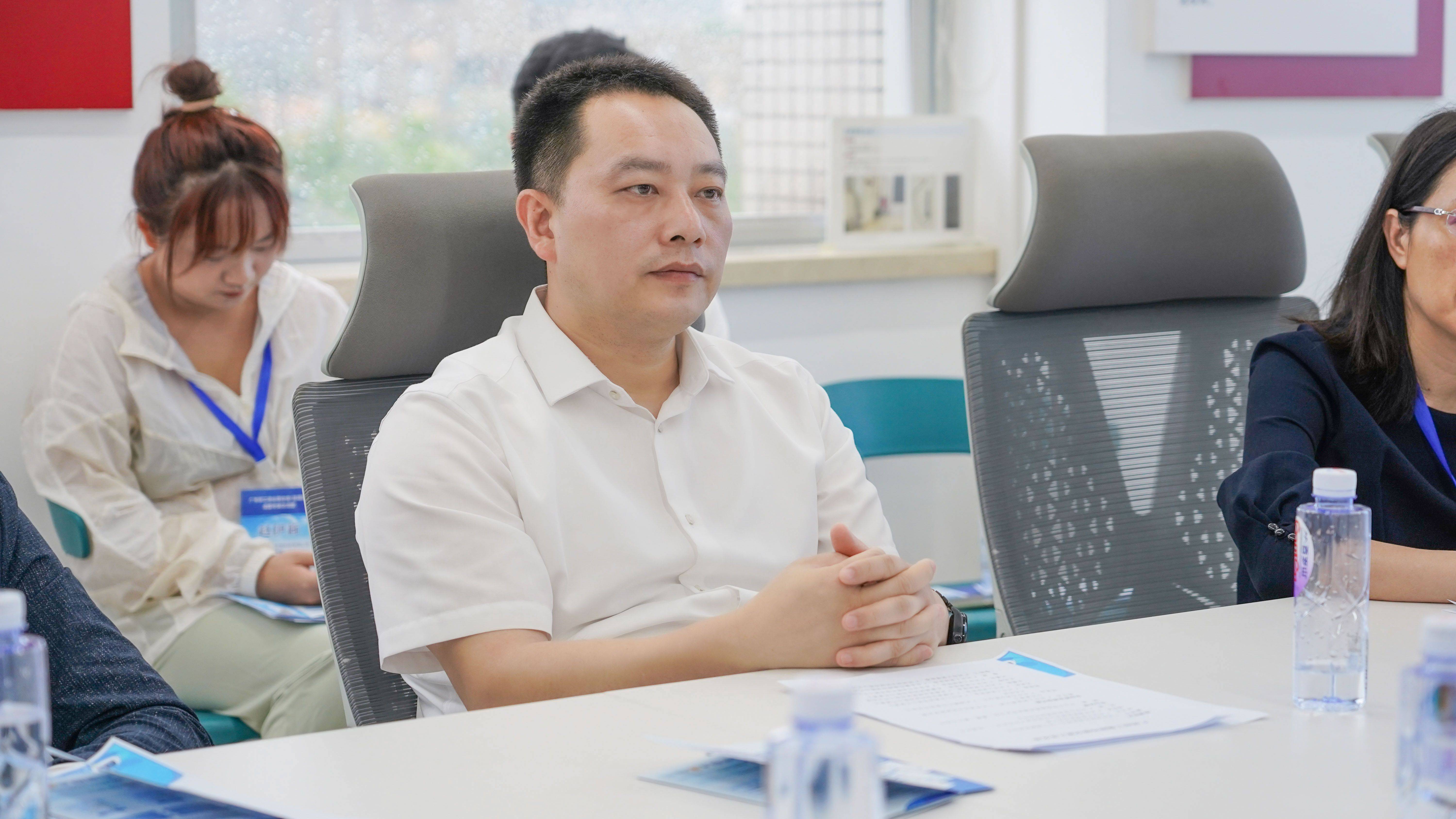 广州市委统战部副部长,市工商联党组书记魏国华率队考察鱼泡科技