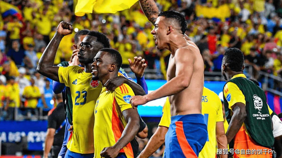 随后,在半决赛中,他们成功淘汰了乌拉圭队,为由内斯托尔·洛伦索