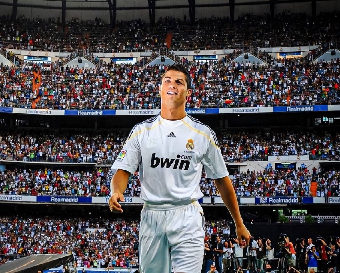 姆巴佩亮相仪式,齐达内出席,规模超c罗,欧洲杯出局太遗憾_皇马_球迷