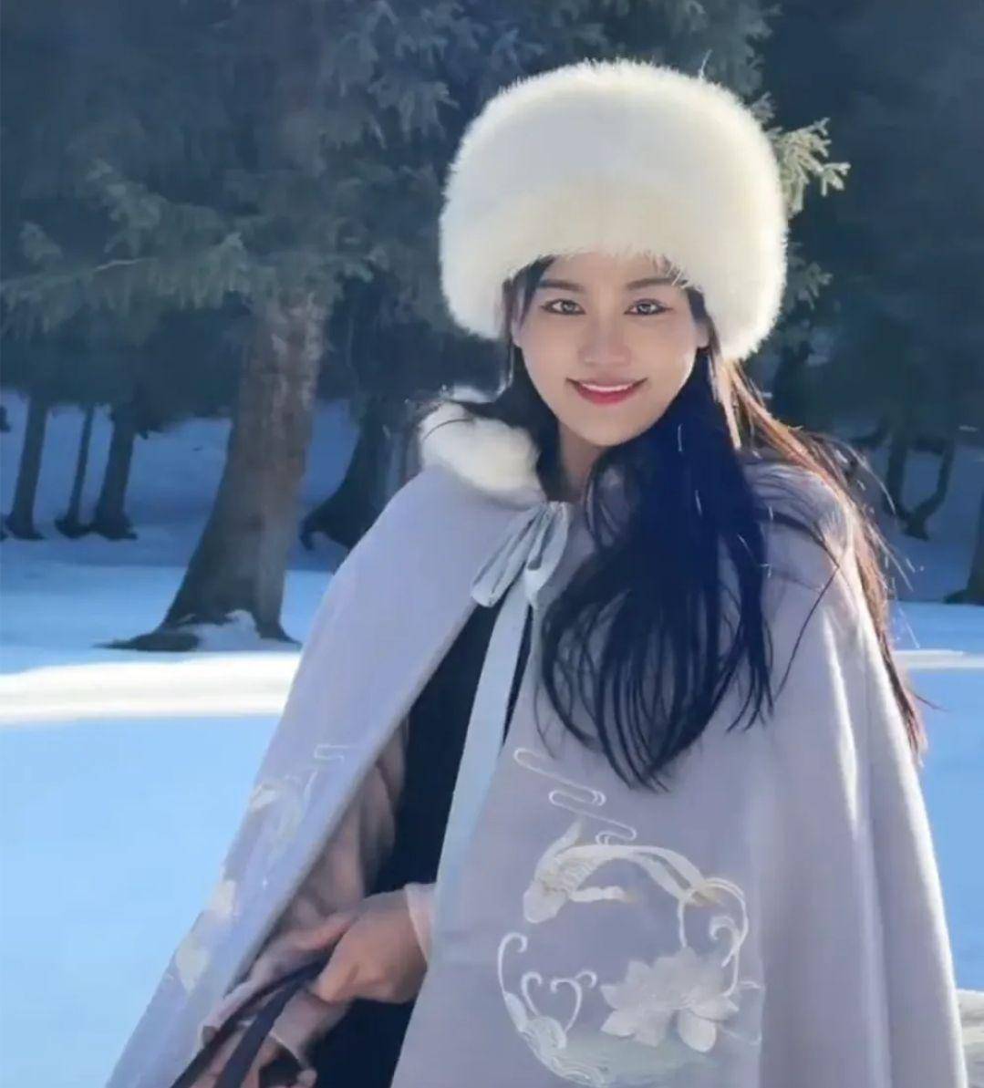 代氏集团代勇出手了!晒樊小慧母子下跪完整监控,舆论彻底反转!