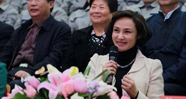 奥运冠军高敏:退役移居美国,后遭丈夫抛弃,如今回国成人生赢家