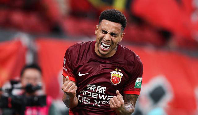 穆斯卡特与巴尔加斯的情商碰撞:中超赛场新亮点