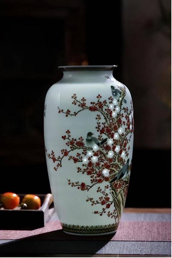 《平安如意》 绘画细节图瓷器工艺的一绝"半刀泥"是一种瓷器工艺技法