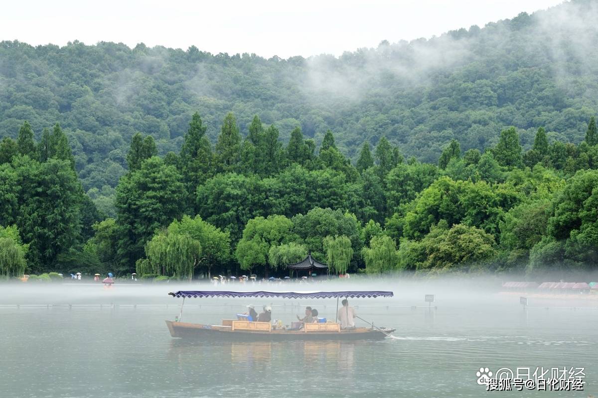 西湖边写生作画被保安驱赶 杭州市民不愿意了！-西湖写生速写图片