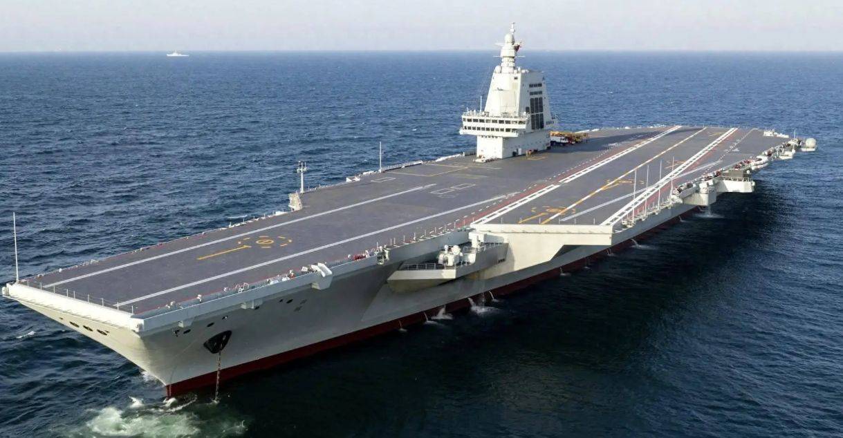 中国既要建航母,又要反航母?美专家:因为中国要对美国取而代之