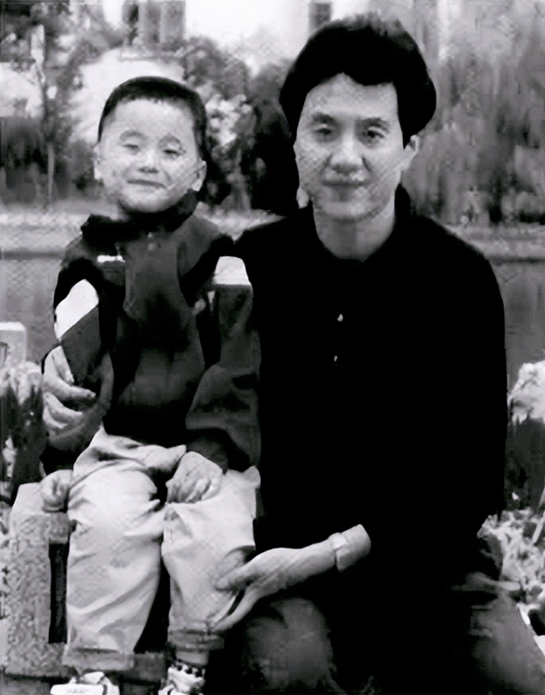 1995年,移居德国生活了整整9年的曹燕华,和她的老公施之皓带着孩子